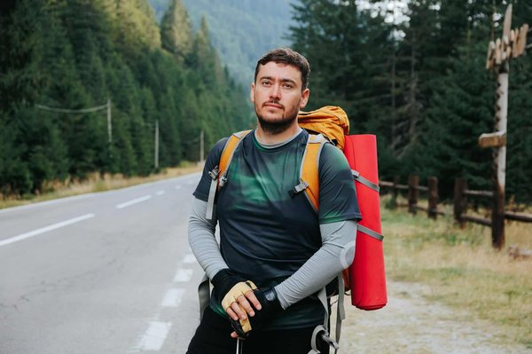 Comment organiser une expédition pour observer les gorilles de montagne en République Démocratique du Congo : équipements et guides recommandés ?